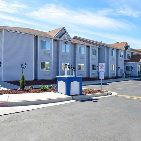 Quality Inn & Suites Near Nas Fallon Bagian luar foto