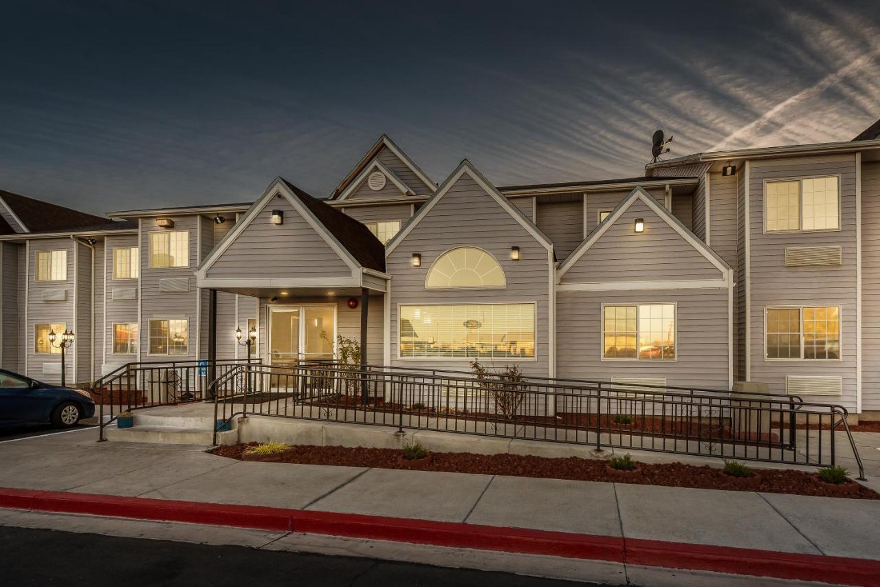 Quality Inn & Suites Near Nas Fallon Bagian luar foto