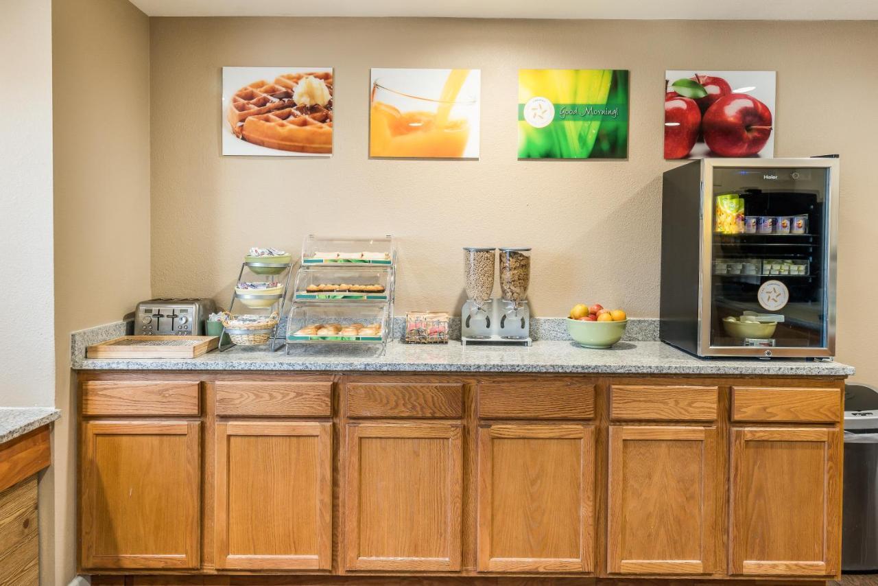 Quality Inn & Suites Near Nas Fallon Bagian luar foto