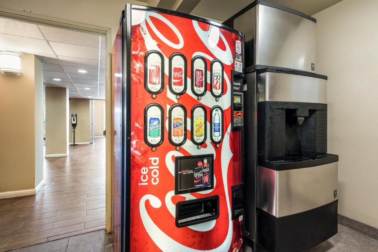 Quality Inn & Suites Near Nas Fallon Bagian luar foto