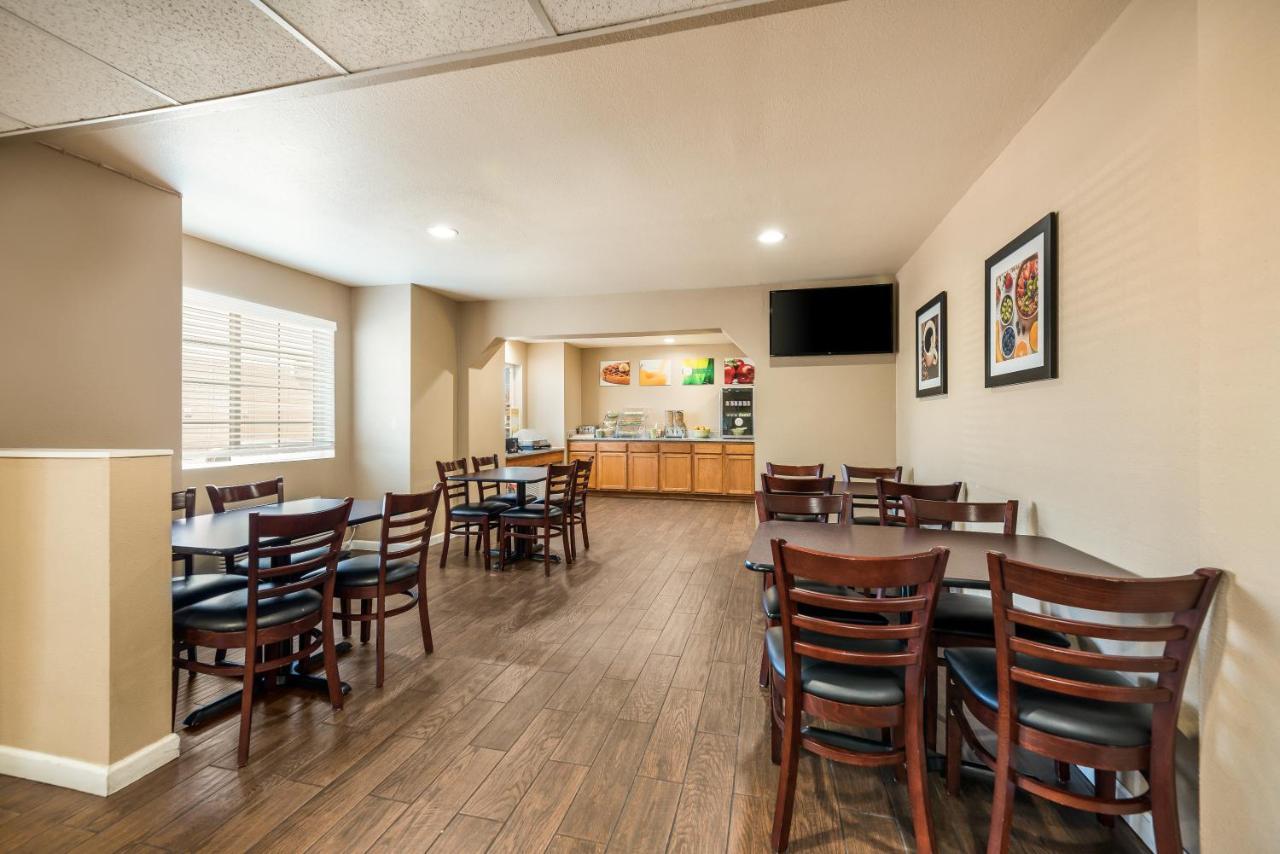 Quality Inn & Suites Near Nas Fallon Bagian luar foto