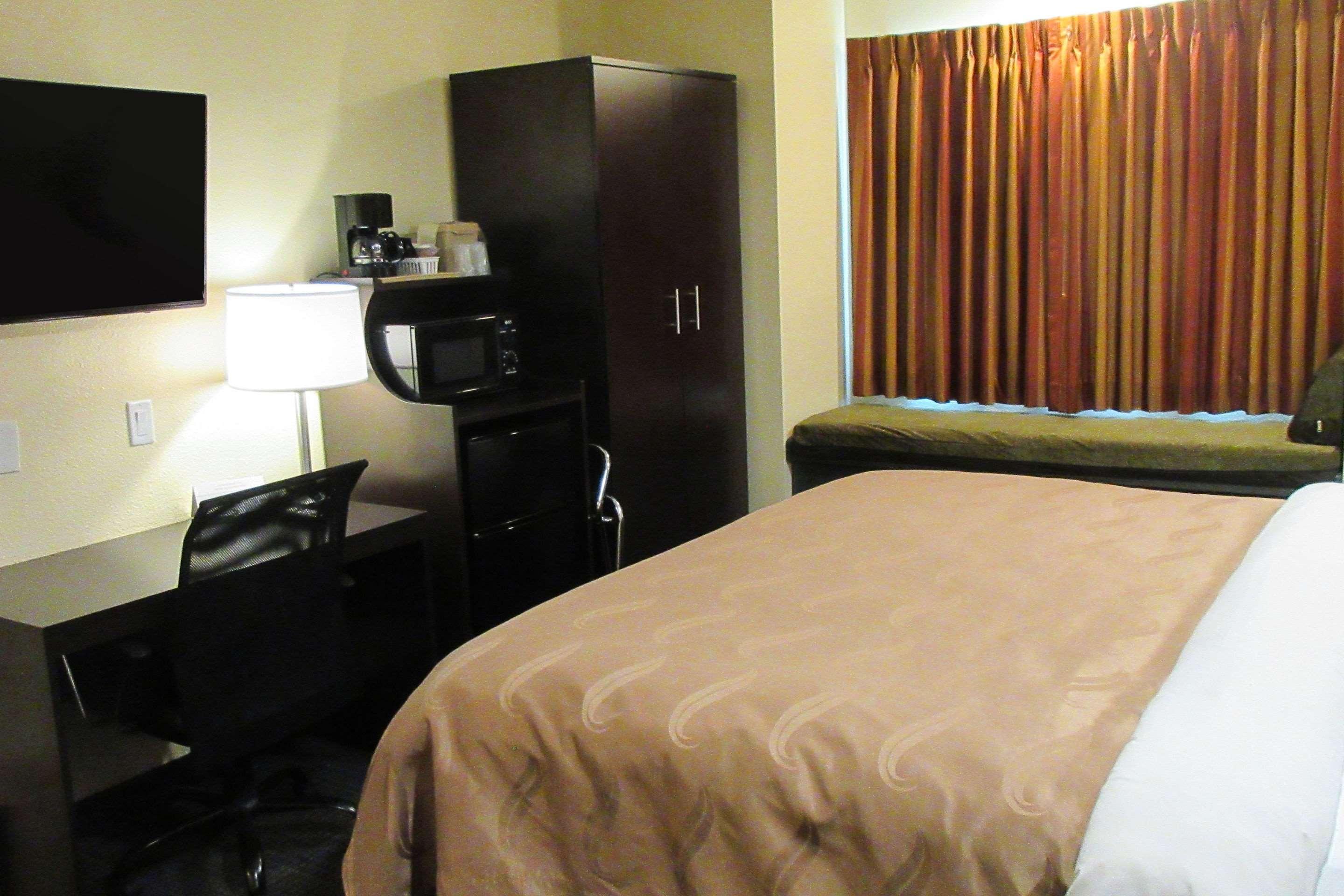 Quality Inn & Suites Near Nas Fallon Bagian luar foto