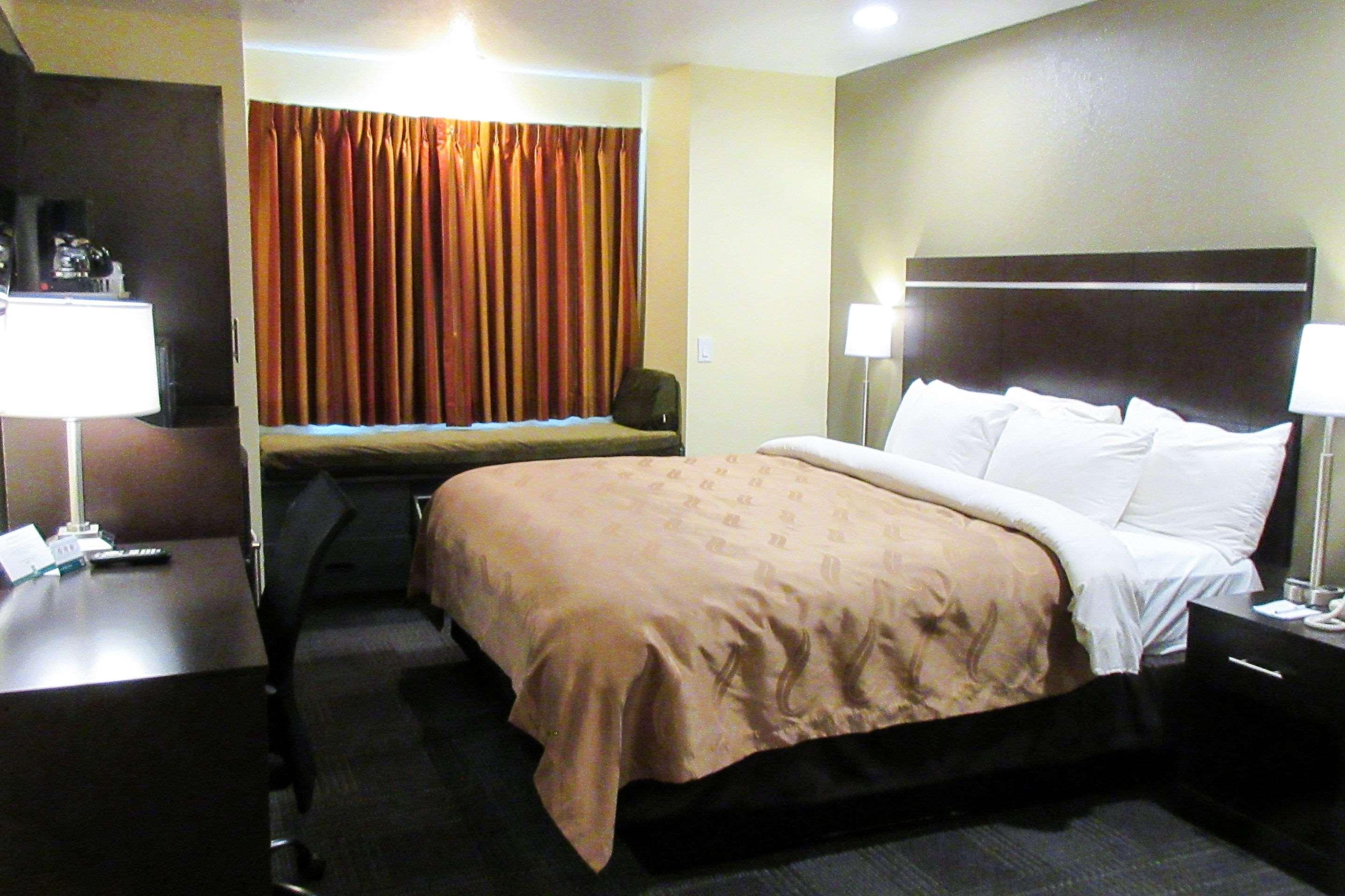 Quality Inn & Suites Near Nas Fallon Bagian luar foto