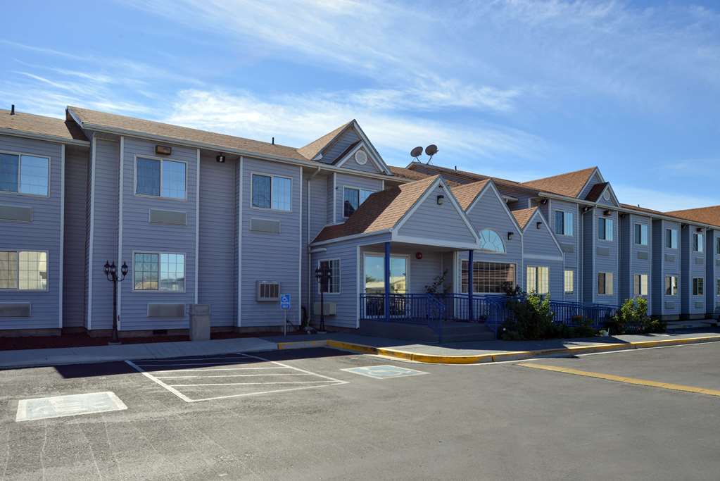 Quality Inn & Suites Near Nas Fallon Bagian luar foto