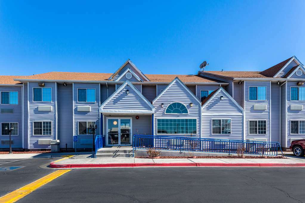 Quality Inn & Suites Near Nas Fallon Bagian luar foto